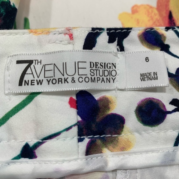 🔸7th Avenue Design Studio floral print capri pants🔸 - Picture 7 of 8